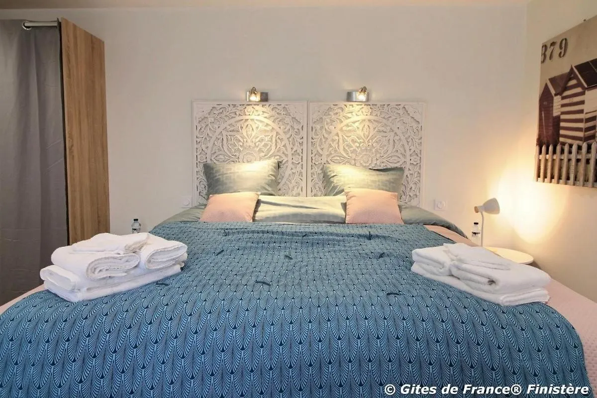 Holiday home Le Grand Gite Du Cleuziou Arzano